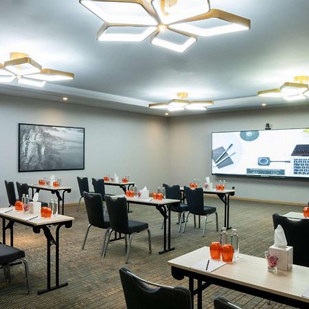 Radisson Blu Hotel Riyadh Convention And Exhibition Center Екстер'єр фото Meeting room