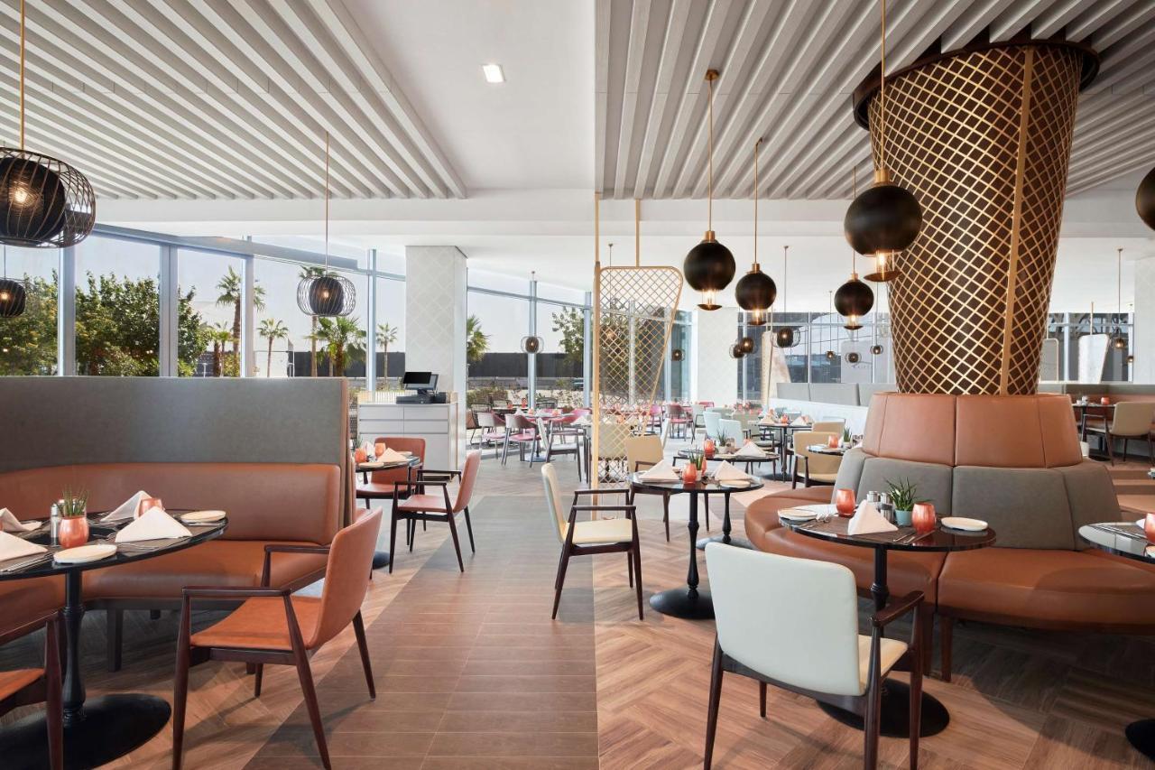 Radisson Blu Hotel Riyadh Convention And Exhibition Center Екстер'єр фото The restaurant