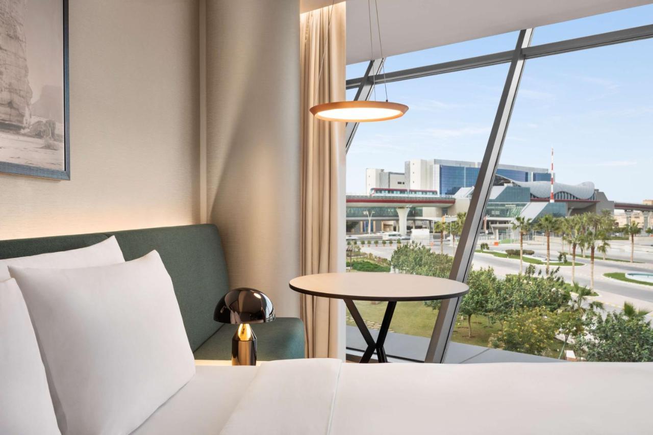 Radisson Blu Hotel Riyadh Convention And Exhibition Center Екстер'єр фото A guest room at the hotel