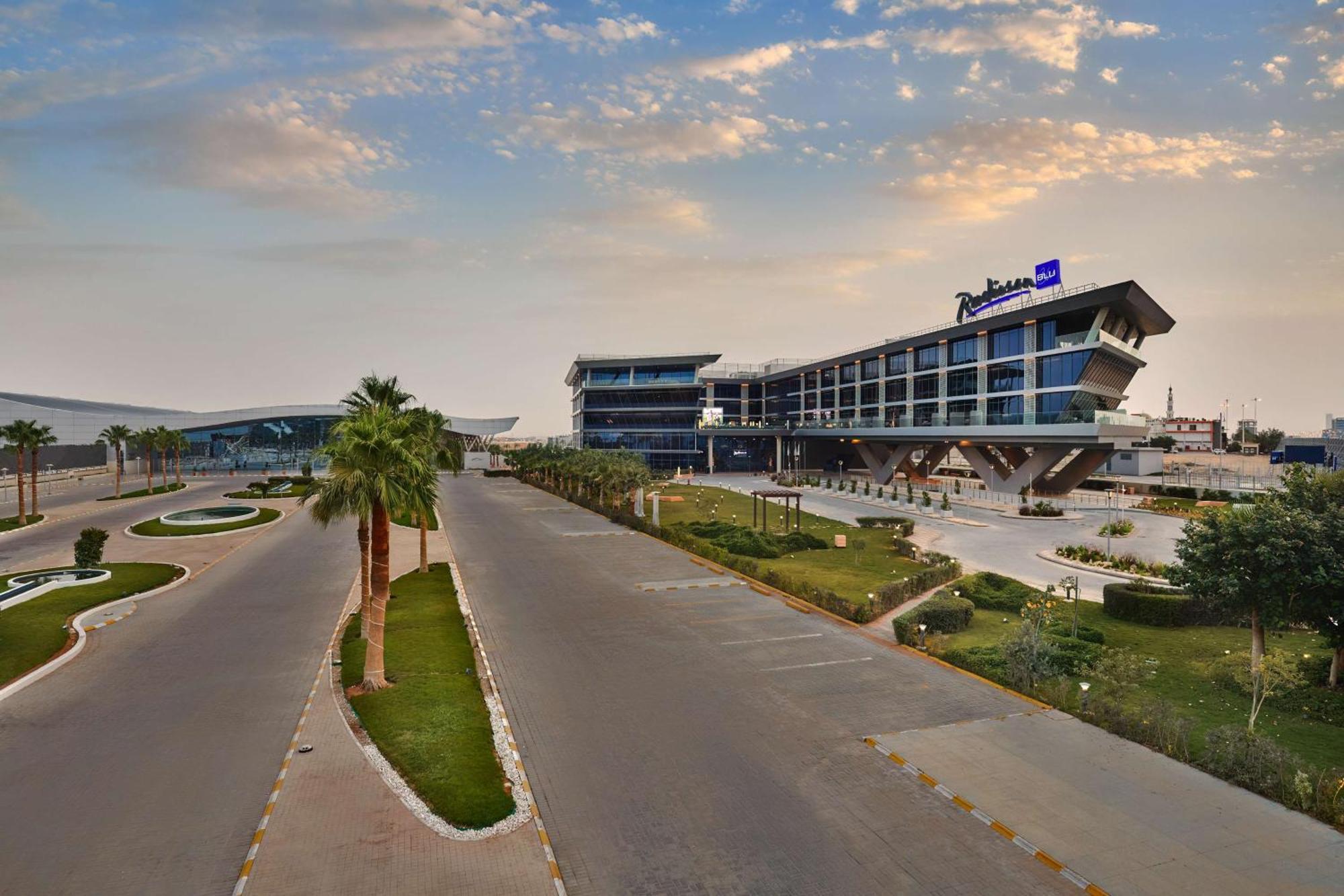 Radisson Blu Hotel Riyadh Convention And Exhibition Center Екстер'єр фото The terminal