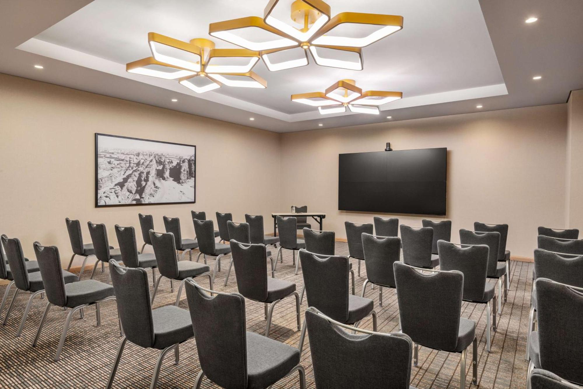 Radisson Blu Hotel Riyadh Convention And Exhibition Center Екстер'єр фото Meeting room