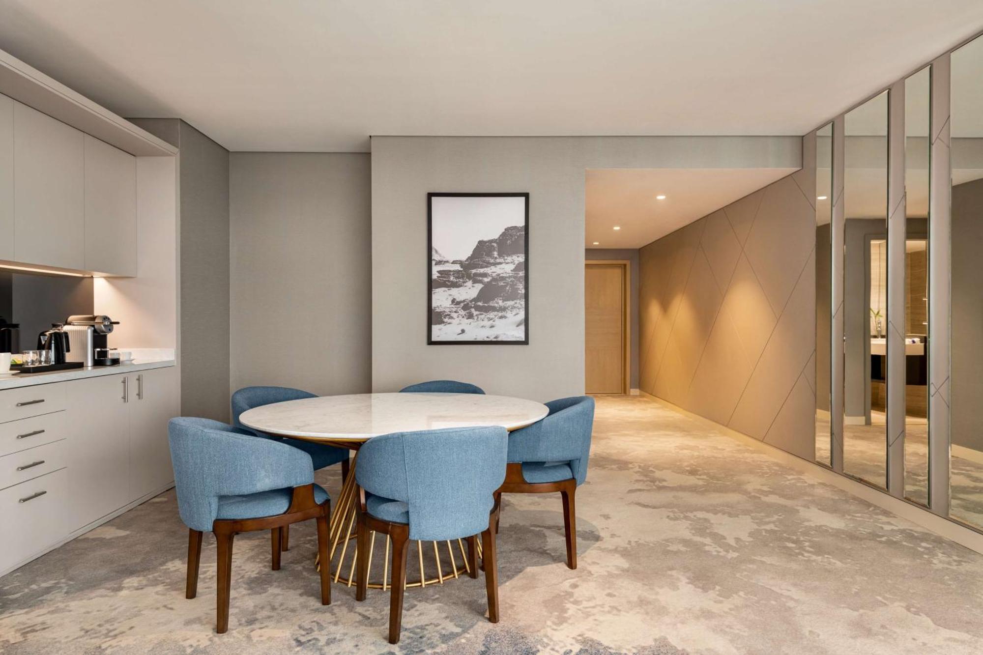 Radisson Blu Hotel Riyadh Convention And Exhibition Center Екстер'єр фото A suite at the hotel