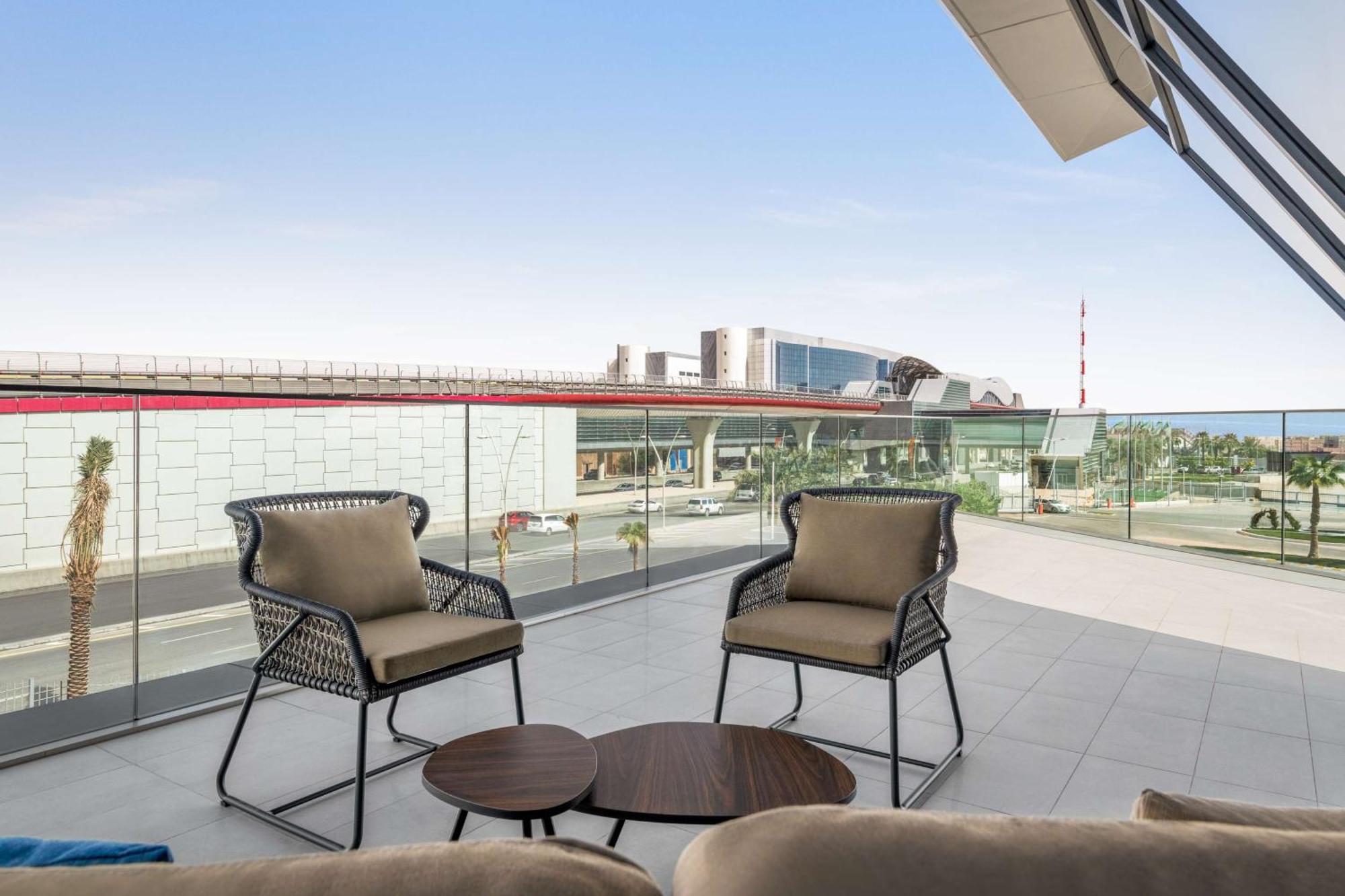 Radisson Blu Hotel Riyadh Convention And Exhibition Center Екстер'єр фото The Sky Bar
