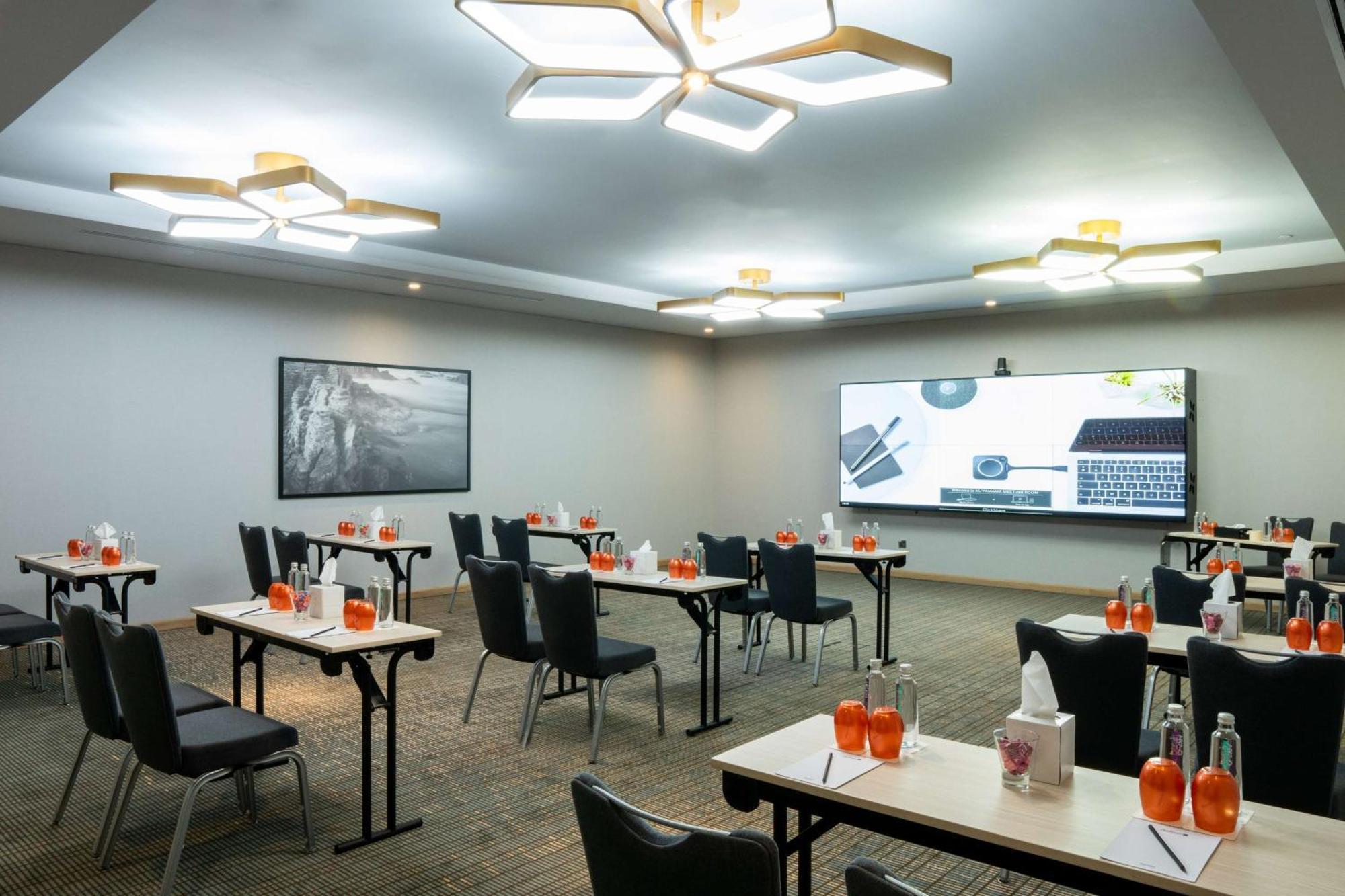 Radisson Blu Hotel Riyadh Convention And Exhibition Center Екстер'єр фото Meeting room